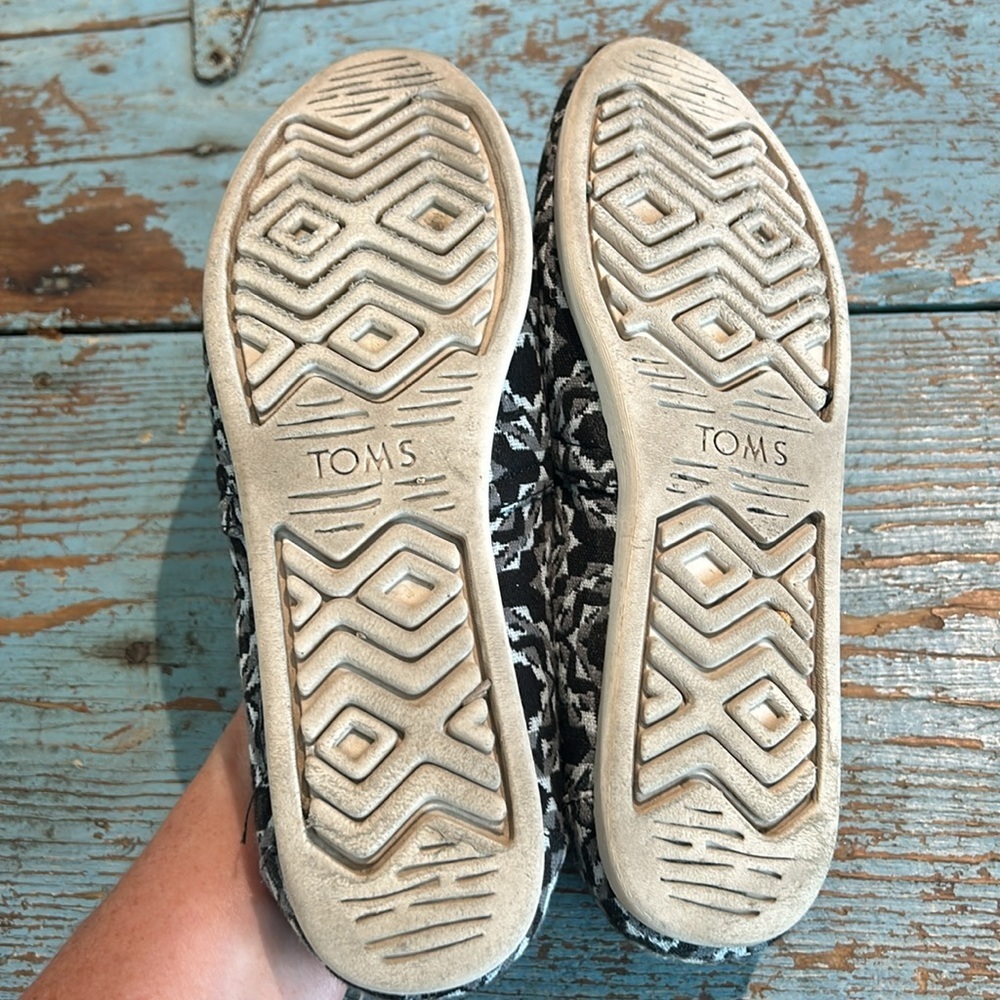 Toms Alpargata Black Gray Sunburst Blanket Comfort Flats Women Size 8 - Picture 3 of 6